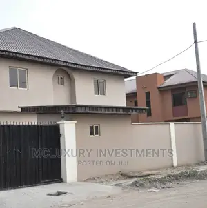 4bdrm Block of Flats in Greenville Estate for sale