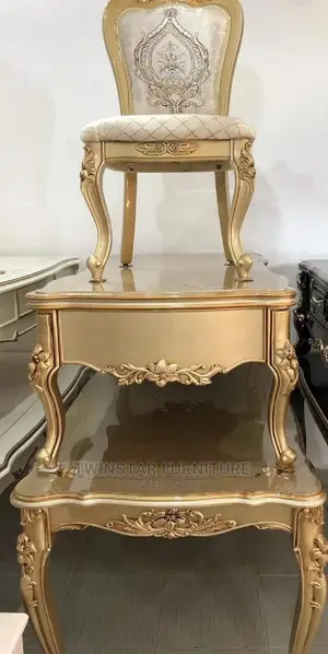Dinning Tables With Chairs and Matching Table