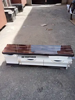 Adjustable Turkey Tv Stand