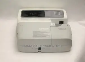 Ultra Short Throw Projector