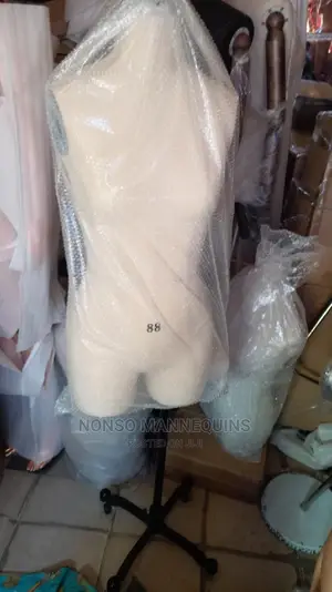 Size 10 Pinnable Dressform Display