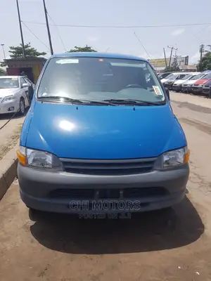 Toyota HiAce 2002 Blue