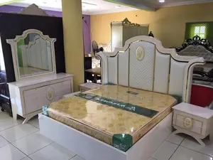 Italian Unique Royal Beds With Dressing Mirror