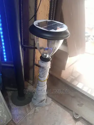 Single Solar Garden Light With Warm White Bulb