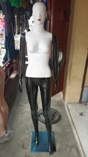 White And Black With Red Lips Female Display Mannequins