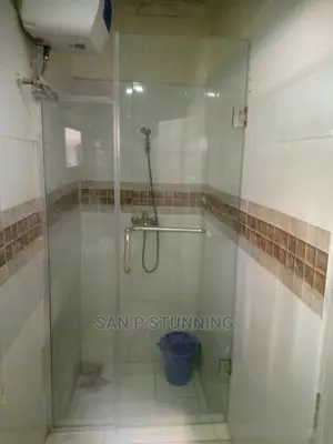 Hinges Shower Cubicle
