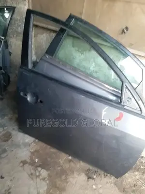 Clean Hyundai and Kia Door Dealer