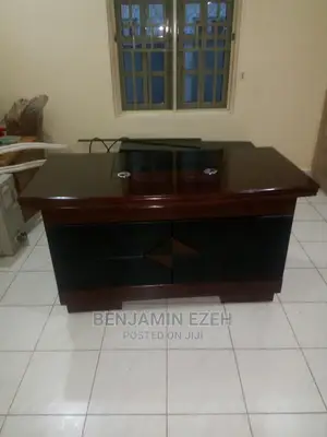 Semi Executive Table