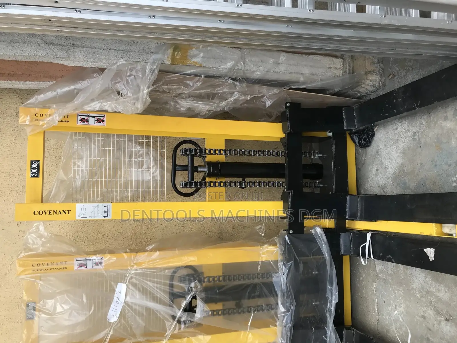 Manual Hydraulic Stacker