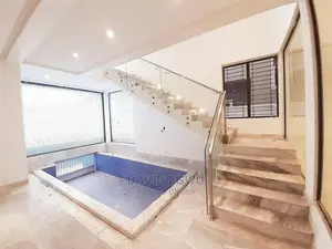 Feameless Glass Staircase Rail