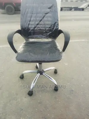 Quality Executive Swivel Mesh Office Chair.
