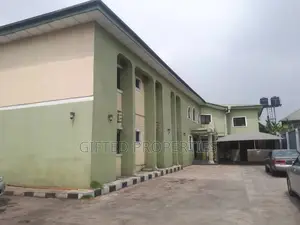 Executive 20units Rooms With Bar in Nkpolu PH