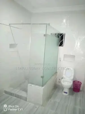 Fix Light Shower Cubicle (10mm)