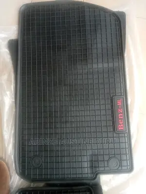 ML 350 Customized Floor Mat