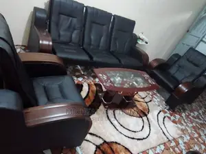 5 Seater Sofa Chair With Centre Table