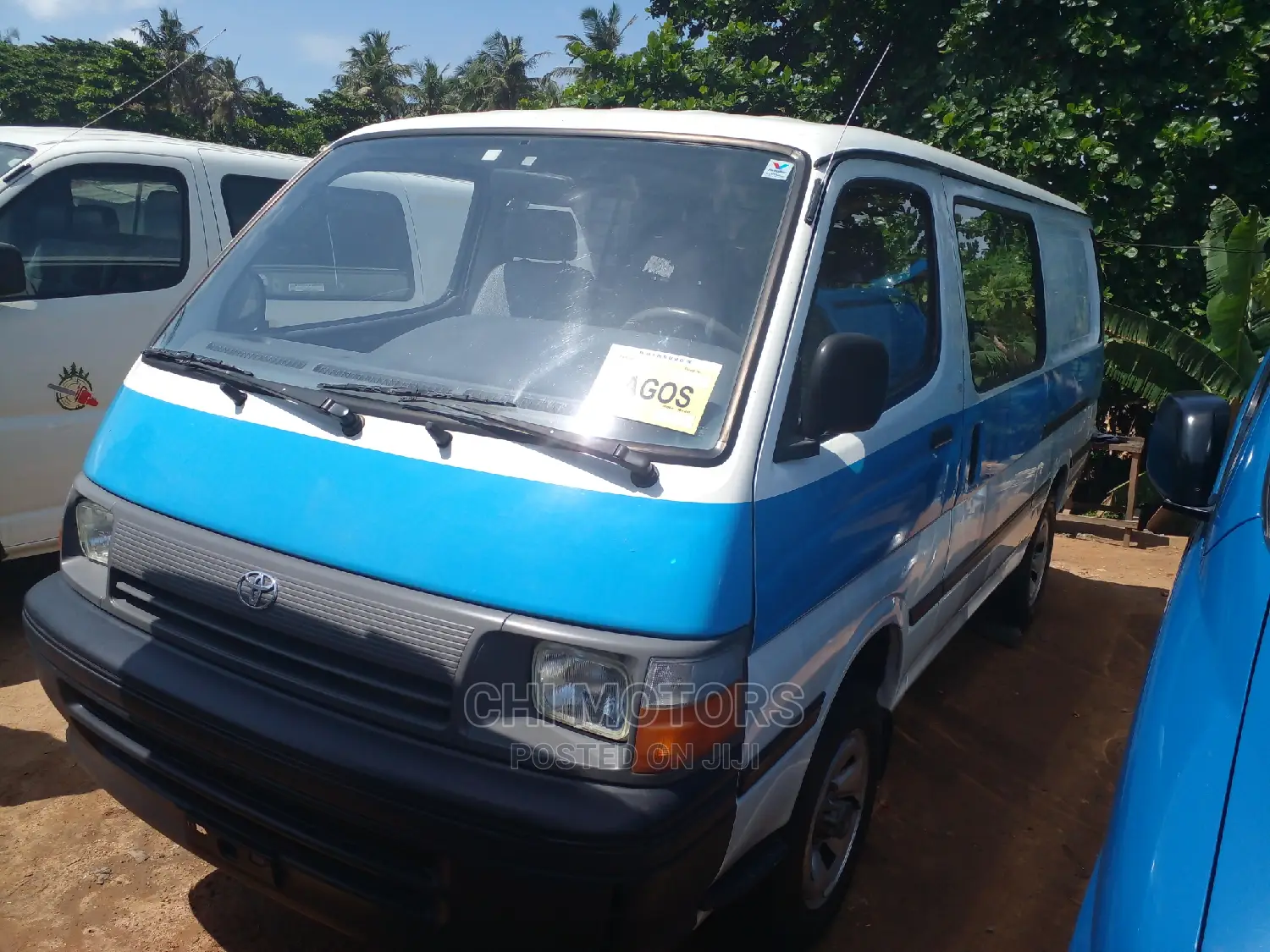 Toyota HiAce 2000 White