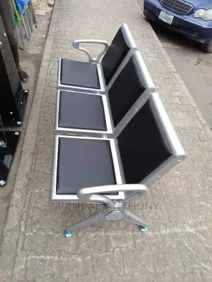 Strong Airport Chair With Leather