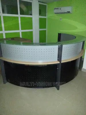 Receptionist Table C-Class