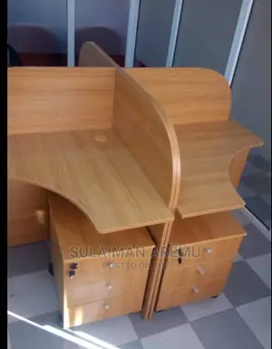 Workstation by Four People