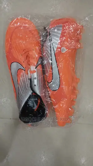 Children Soccer Boots Size 38, 39, 40, 41 Is Available