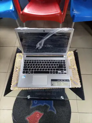 Laptop Acer AS5755 4GB Intel Core 2 Quad HDD 32GB