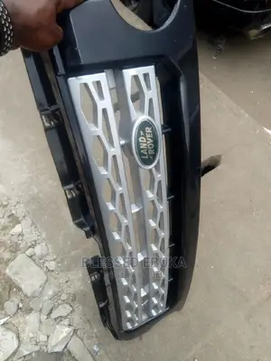 Land Rover Lr4 Front Grille.
