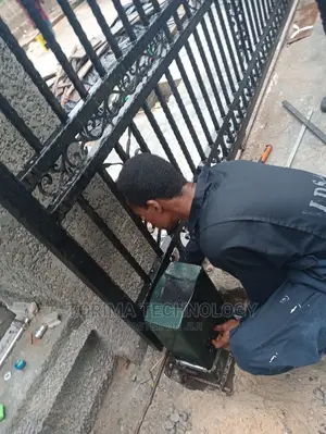Automated Gate Installation
