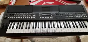 Original Professional Yamaha Keyboard PSR Sx-600