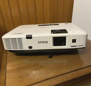 Daylight Projector 4000 Lumens