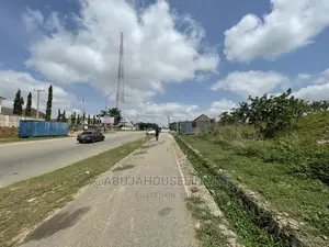 Plots of Land With Certificate of Occupancy