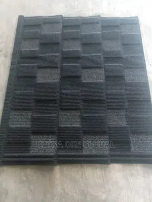 Dim White and Black Shingle