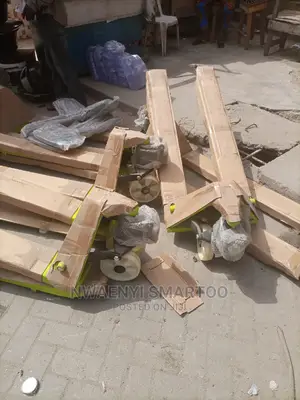 2.5ton Pallet Truck Lemon Type With Warranty