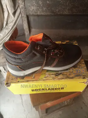 Rockland Safety Shoes With Warranty