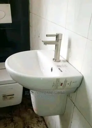 England Basin With Semi Pedestal