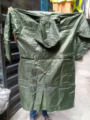Original Grown Rain Coat U.K Different Sizes