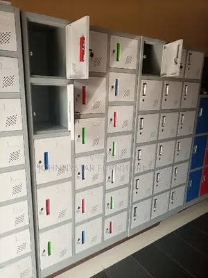Italian Supermax 18 Doors Metal Lockers