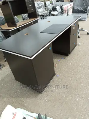 Executive Office Table With Mouse Pad