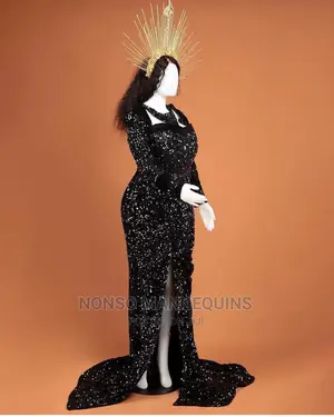 White Plastic Faceless Detachable Waist Female Mannequin