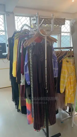 Wavy Cloth Single Rack