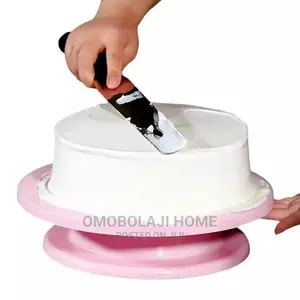 Cake Turning Table / Rotating Table