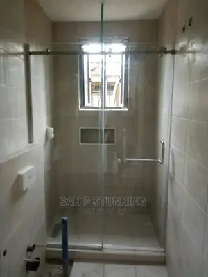 (Shower Cubicle)