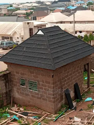 Plain Black Shingle With Sun Breaker