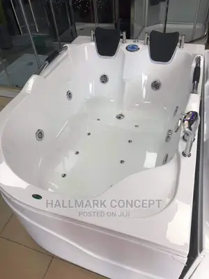 Double Jacuzzi Bath With Massage