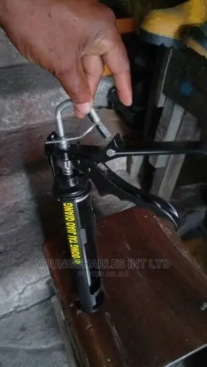 Original Silicone Gun.