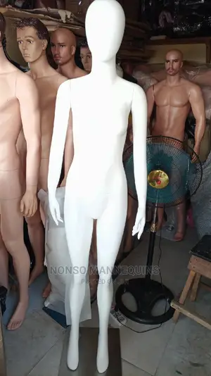 Fibre Size 8 White Display Mannequins