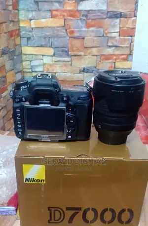 Nikon D7000 Camera.
The Lens 18 - 105mm.