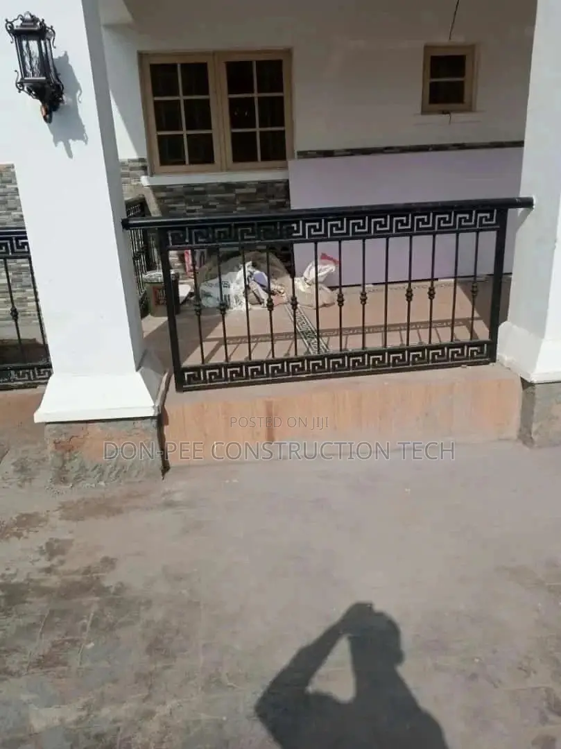 Lesser Cut Handrail