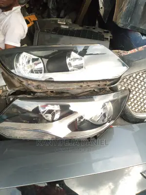 Headlight Volkswagen Tiguan 2013