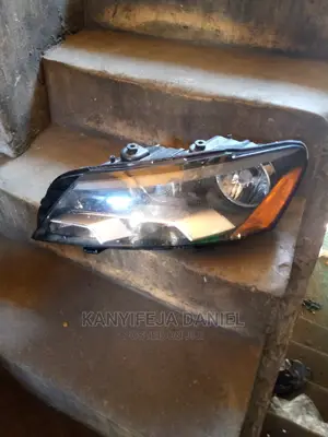 Headlight Volkswagen Passat SE