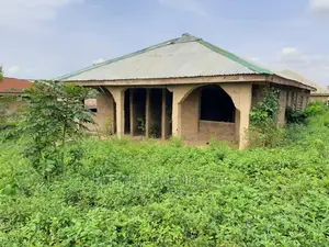 4bdrm Bungalow in Nigarite Estate, Oluyole for sale